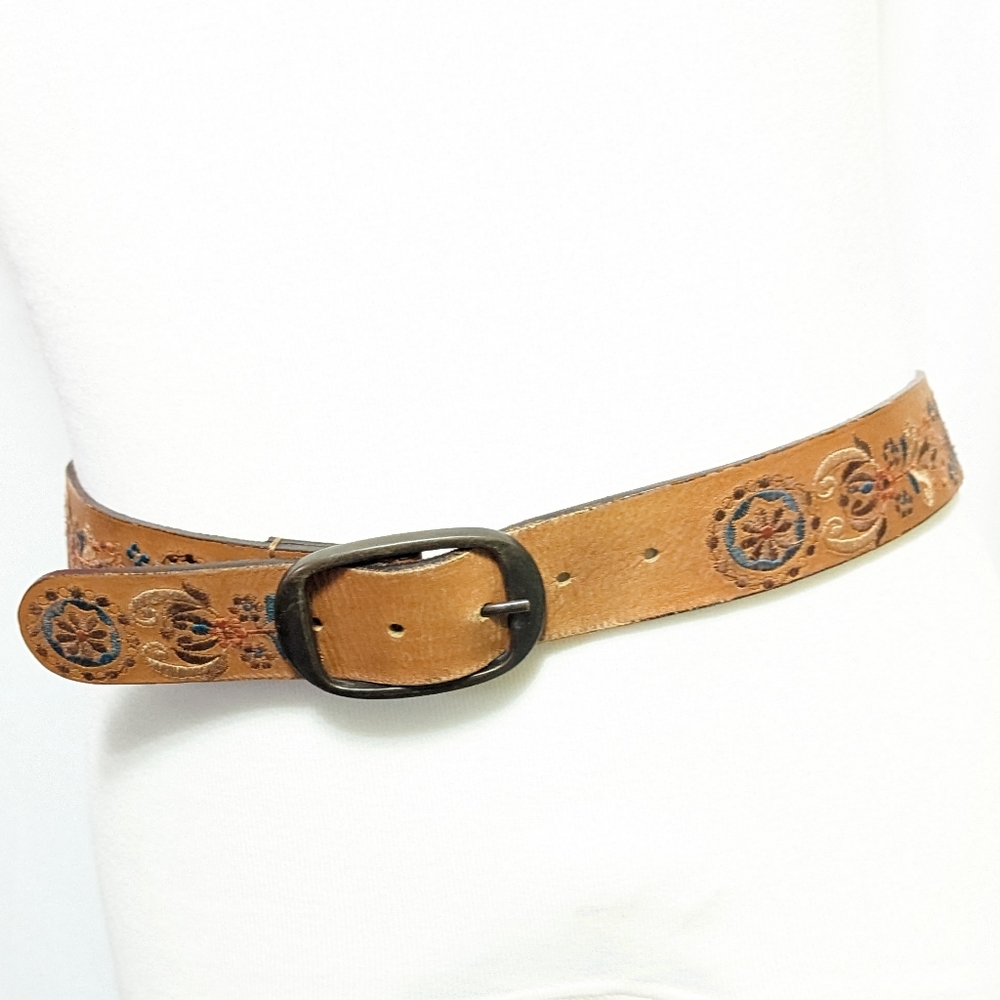 Fossil leather belt